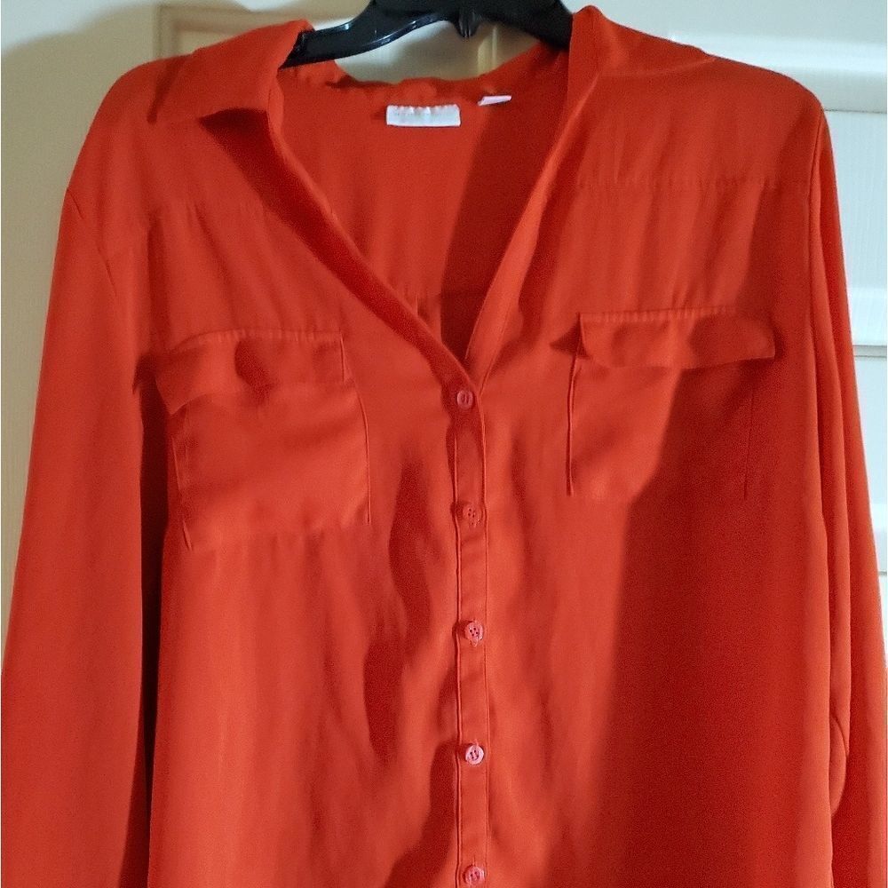 New York & Company button long sleeve blouse